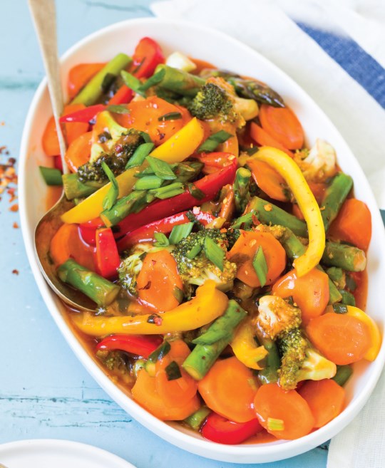 Medical Medium: Secrets Behind Chronic and Mystery Illness and How to Finally Heal (Revised and Expanded Edition)