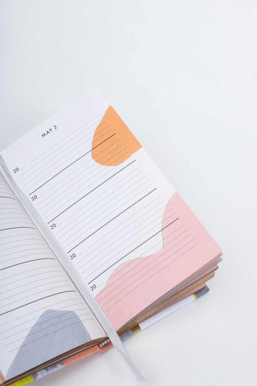 Modern One Line a Day: A Five-Year Memory Book