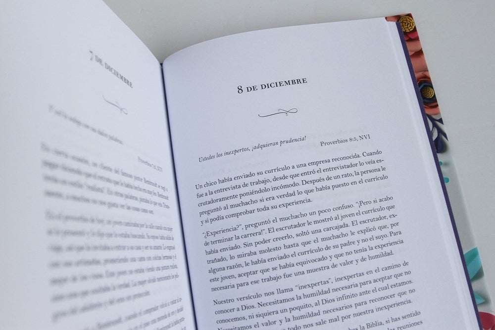 Un año con Dios: 365 devocionales para la mujer / A Year with God. A Devotional for Women